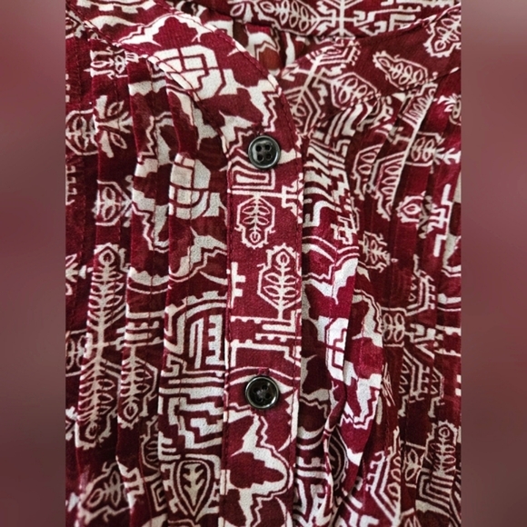 A Pea in the Pod Nursing Maternity Blouse Red Maroon Floral Tribal Size Medium - Picture 6 of 13